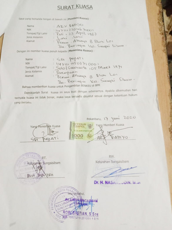 Surat kuasa yang dibawa Sri Pujiati alias Atik untuk pencairan BLT yang disalurkan Pemko Pekanbaru, namun ditolak oleh bank yang ditunjuk. (AFIAT ANANDA/RIAUPOS.CO)